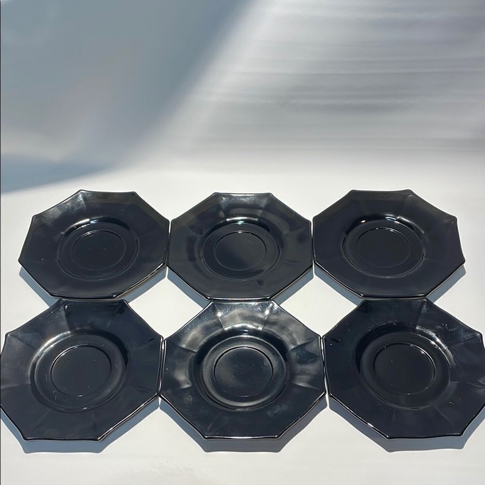 Elegant Black saucer Set